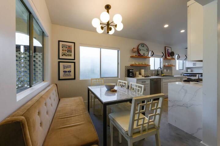 4 units (whole building) 8 BR Walk to AbbotKinney gallery image 3