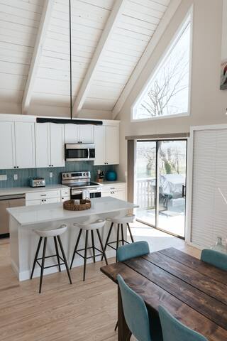 Unique/Large Compound! Groups! Newport/Beach! WOW! gallery image 3