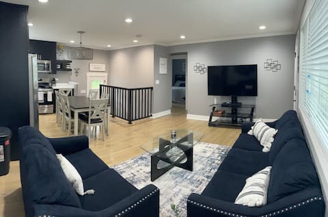 Freshly Remodeled Cozy 3  Bedroom Home