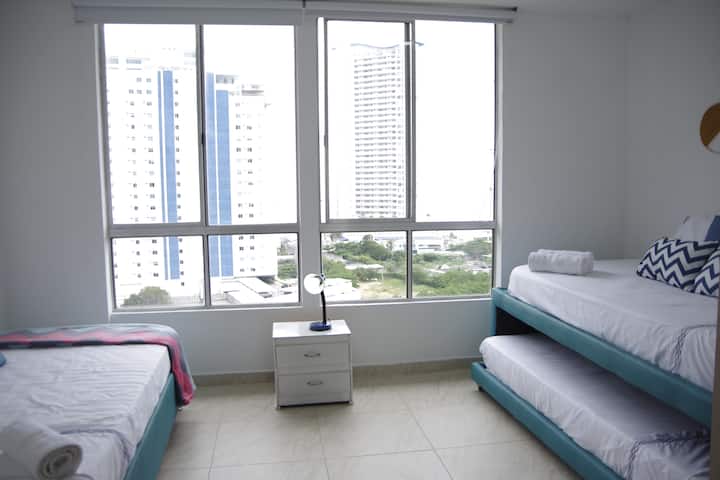 Ნომერი 3 ერთადგილიანი საწოლით და კარიბის ზღვის ულამაზესი ხედით