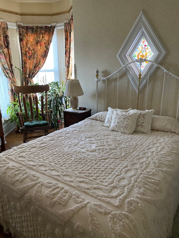 The Turret Room in Historic Home in Helena Houses for Rent in Helena