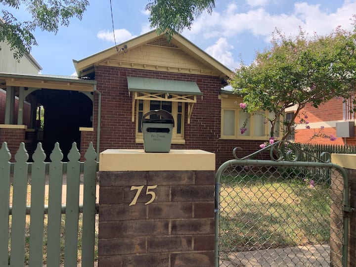 Top 19 Airbnb Vacation Rentals In Wagga Wagga, Australia Trip101