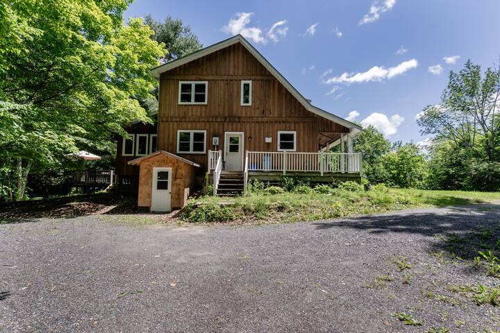 Ruhiges Ferienhaus 2 BDR HDTV Grill kleiner Teich WLAN - Airbnb