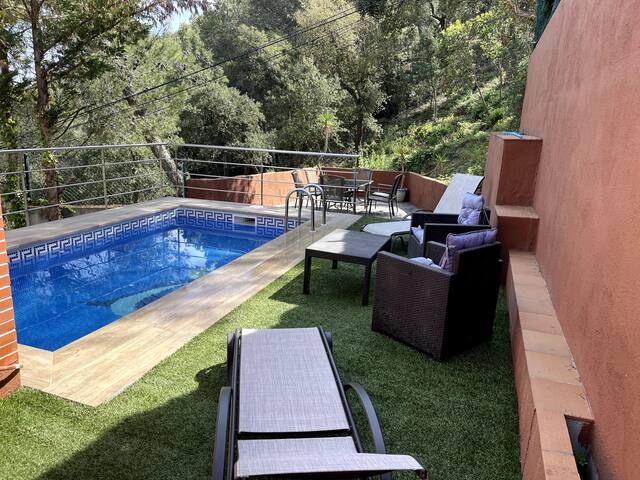 Agradable Villa con piscina para 2 familias