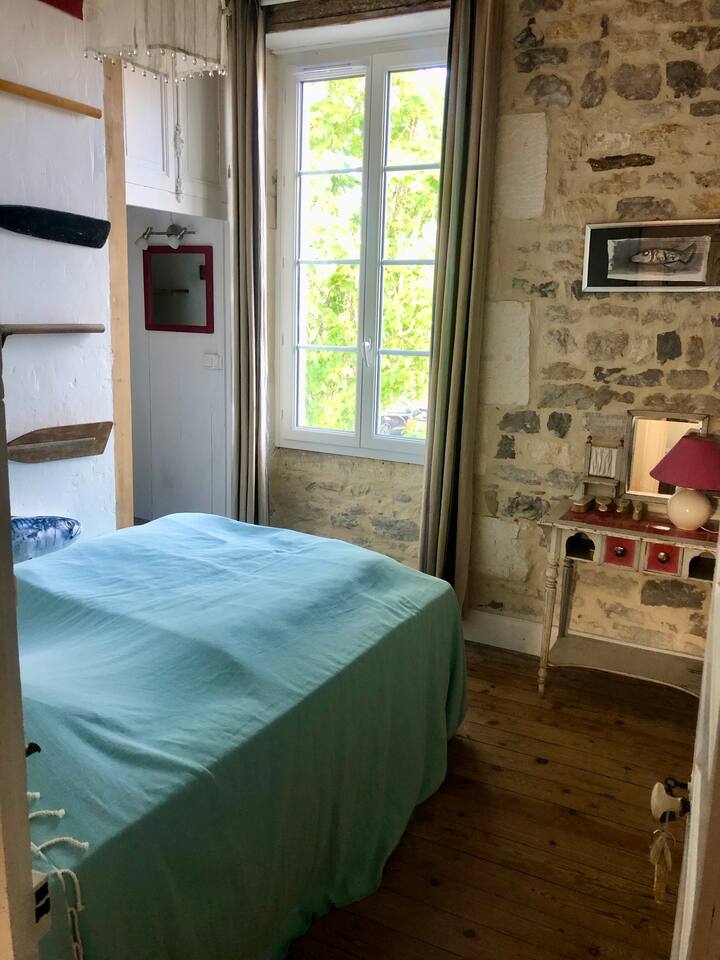 spálňa na poschodí 140 (prameň z hotelového boxu)