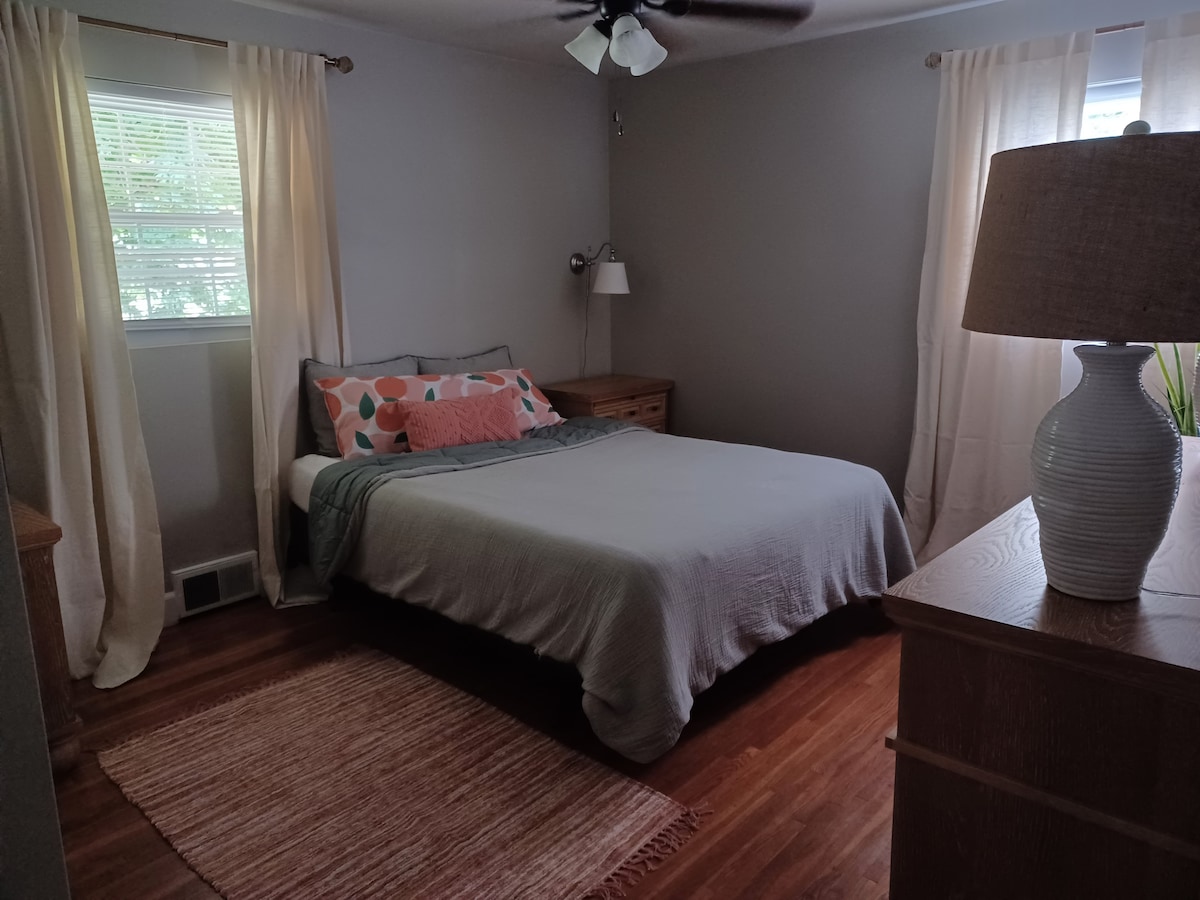 First bedroom with queen memory foam mattress