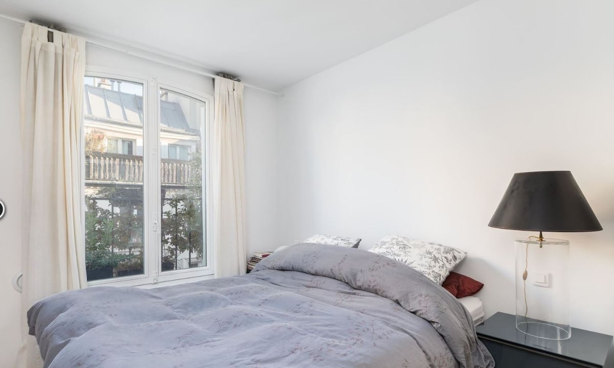 Chumba cha kulala kilicho na chumba cha kuvaa