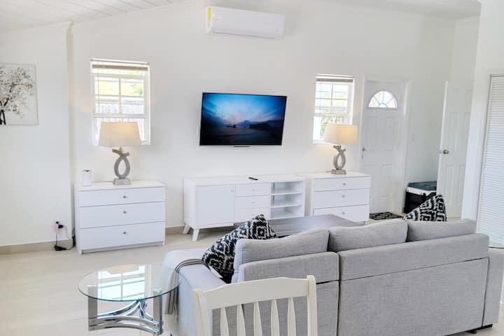Your Waterfront Dream Getaway Starts Here - Islas Turcas y Caicos
