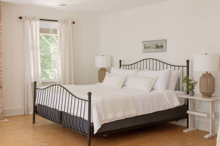 ที่นอน ENDY ขนาดคิงไซส์เราไม่ได้รับอะไรนอกจากความคิดเห็นเชิงบวกเกี่ยวกับความสะดวกสบายของที่นอนนี้ 