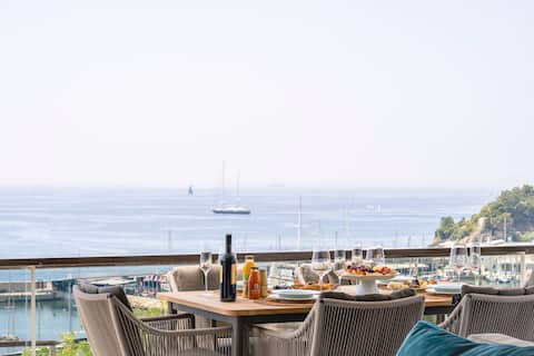 Divine Residence, a SeaView Retreat