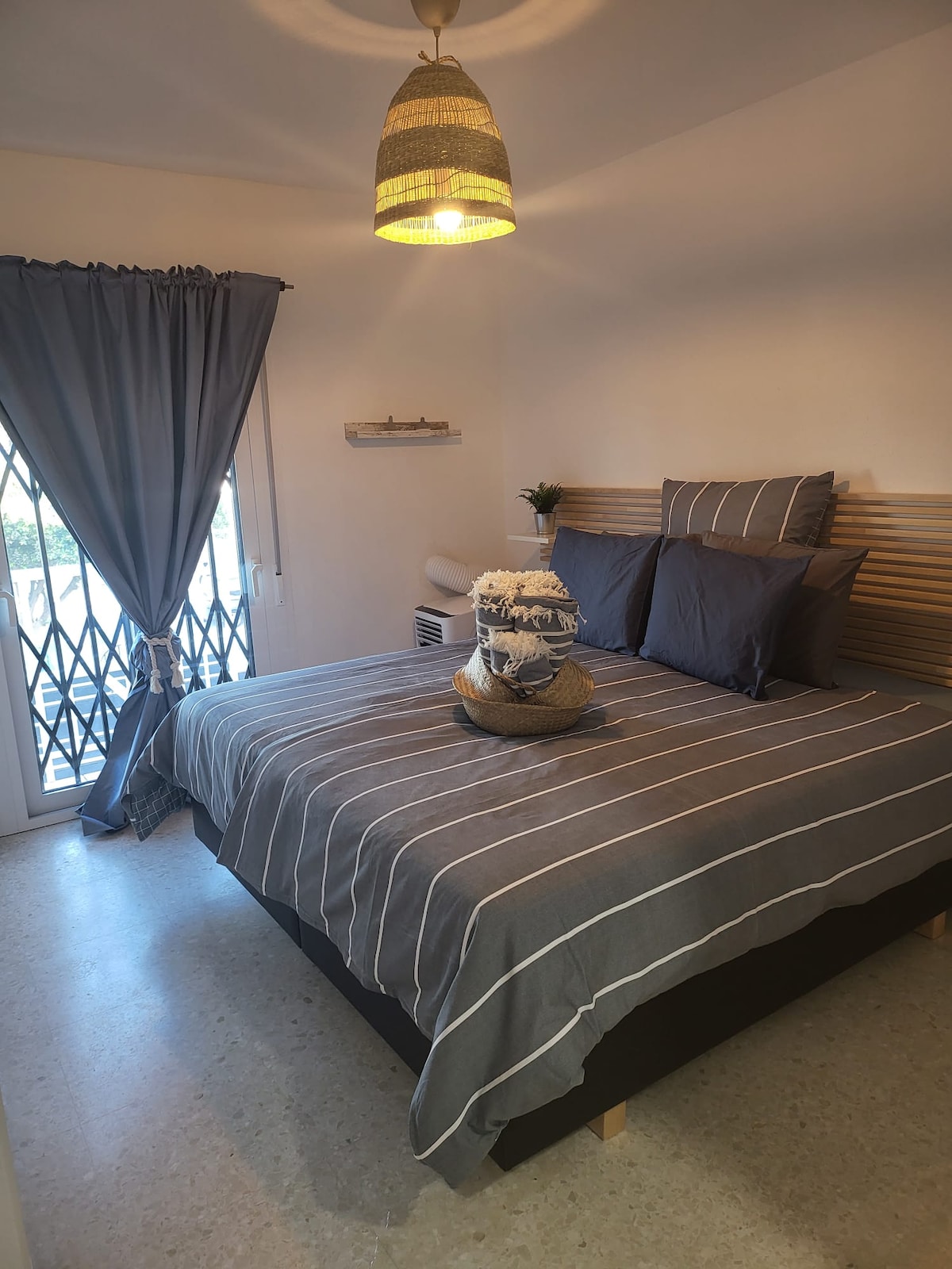 Საძინებელი 1 მთავარი ფლიგელი