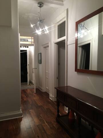 Lovely main door flat south facing back garden gallery image 3