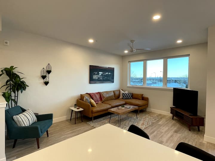 New Construction, Huge Office, Mountain Views! - Boulder, CO
