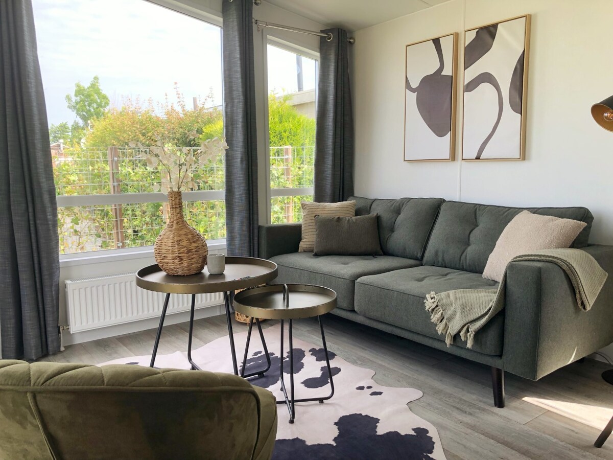Successful Airbnb property: Chalet 579 at Recreation Park de Wielen in Sint Maarten
