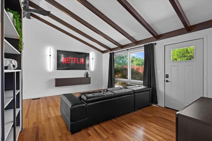 Room To Spread Out • Central Overland Park - Overland Park, KS