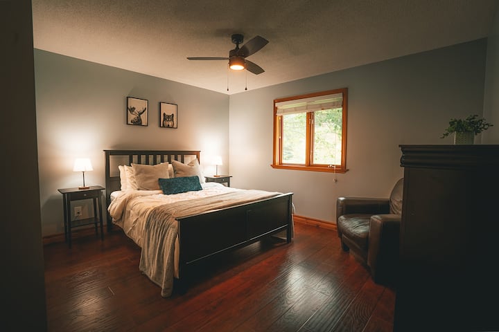 'חדר בירץ'' - מיטת קווין סייז, קומה ראשית 