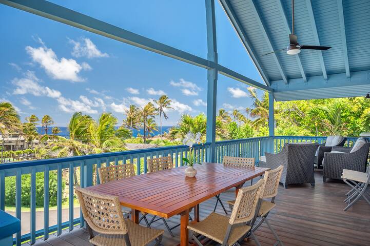 Oceanview! Walk to Beaches & Trails, 2Living Rooms gallery image 4