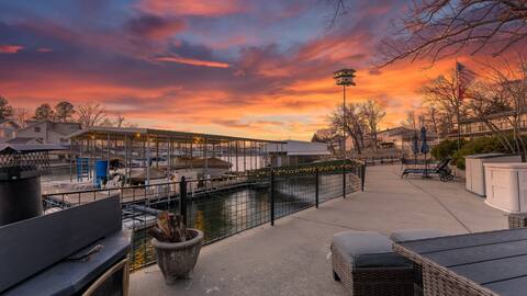 ON THE WATER - Sleeps 24-2 Kitchens/3 Fridges-MM23