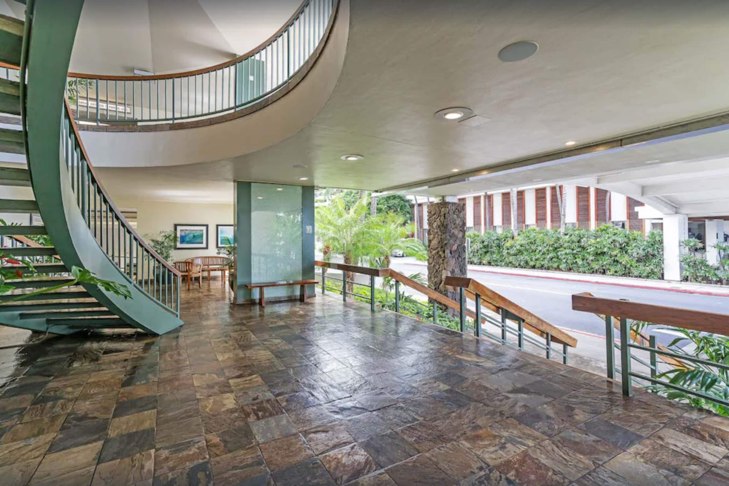 Condo in Honolulu · ★4.73 · 1 bedroom · 2 beds · 1 private bath - Image 16
