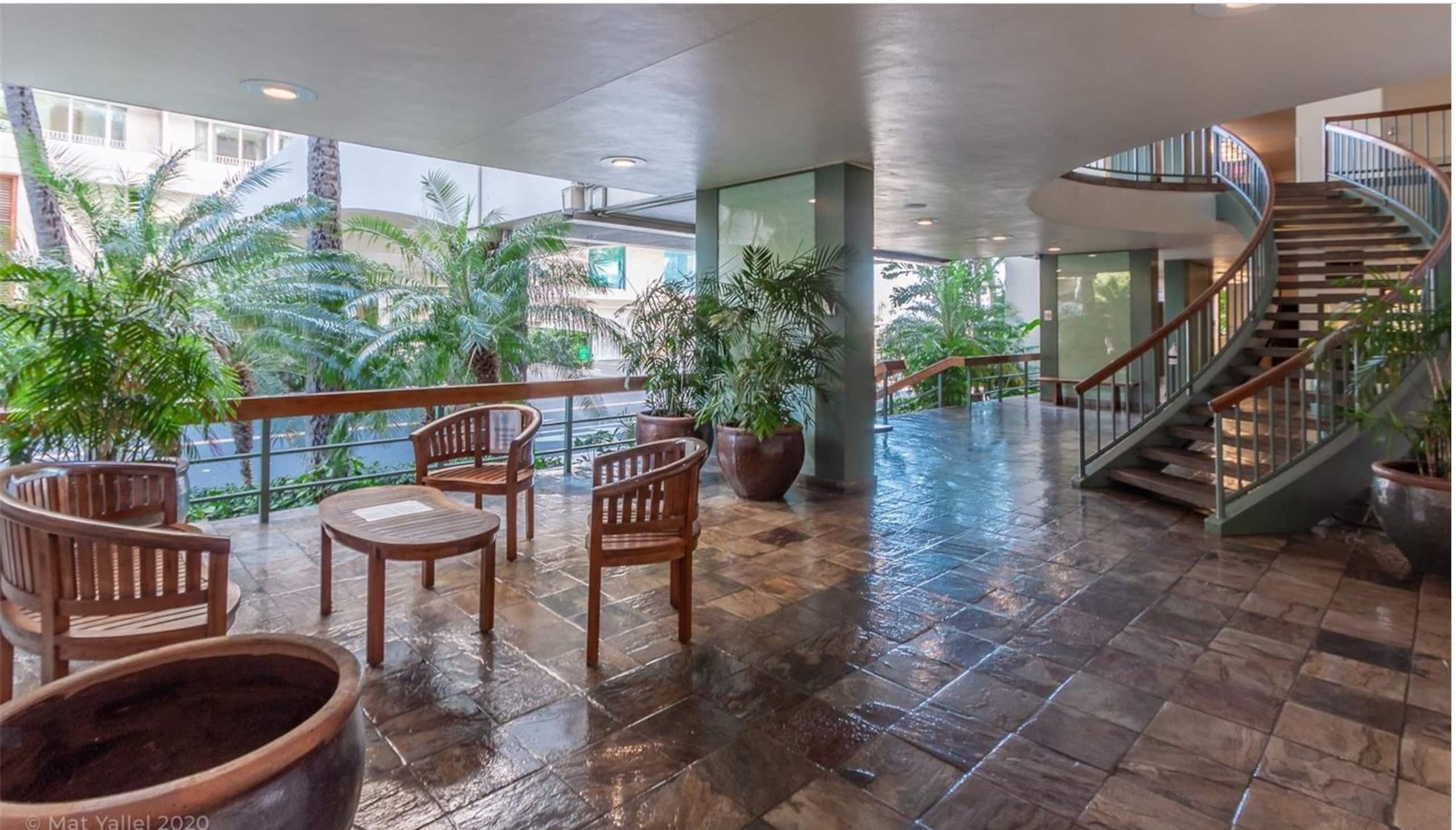 Condo in Honolulu · ★4.73 · 1 bedroom · 2 beds · 1 private bath - Image 17