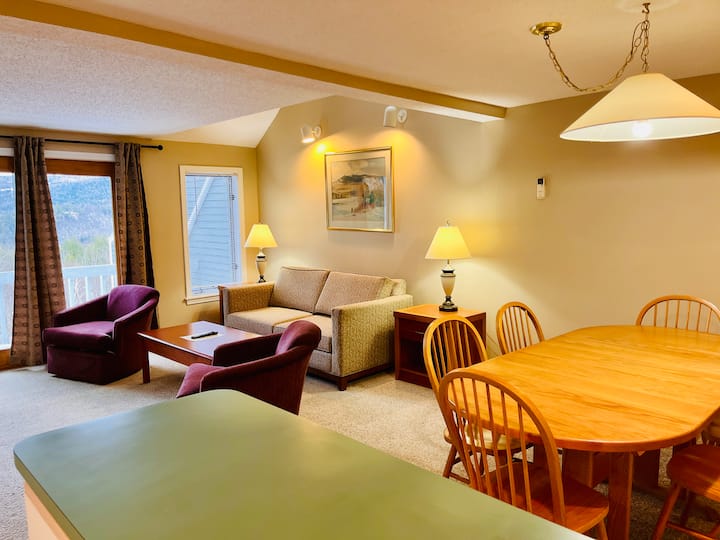 Nordic Village Resort | Highlands 1 King Bed Condo - Jackson, NH