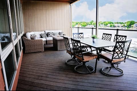 Lakefront View New Luxury Condo East Okoboji