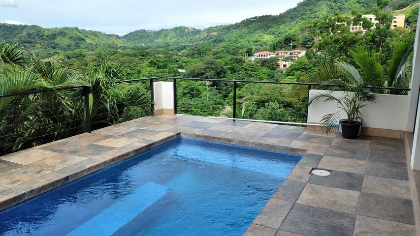 Ocean View Modern, Romantic House Pacifi with Pool