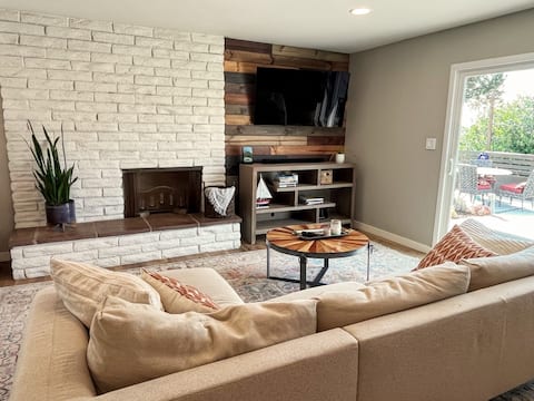 Top performing Airbnb: Central House near SeaWorld, Beach, USD, Zoo in Linda Vista