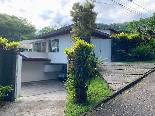 Linda casa em meio a natureza!!