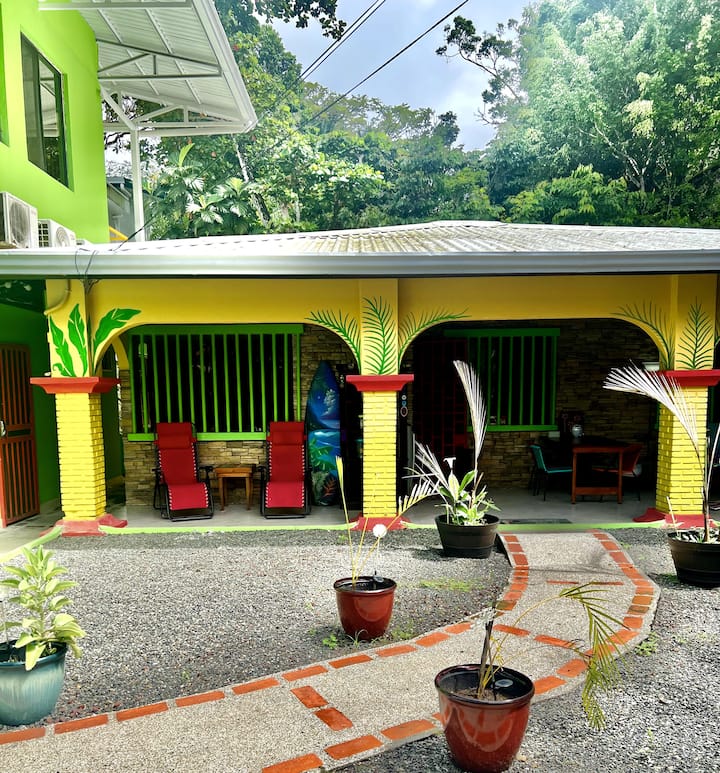 Charming secluded 3br house w/pool, 1 blk to beach Houses for Rent in