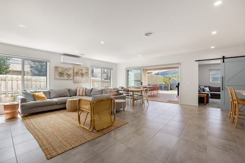 Popular Airbnb listing: Beach House 39 in Rosebud