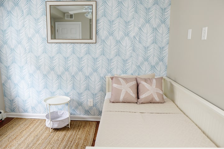 Segundo dormitorio con un Twin Daybed Trundle. Se puede convertir en una cama tamaño queen