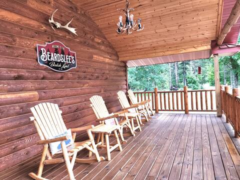Beautiful Cabin on 10 acres, get ready to relax!
