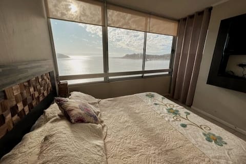 Popular Airbnb listing: Beautiful, fully-equipped apartment on the beachfront in Coquimbo