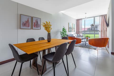 Unique 3BR Condo Pool|Gym|AC|King in Rohrmoser