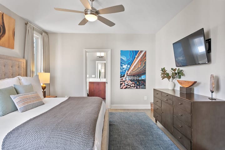 Kati i 2-të: Suita kryesore, krevat dopio "King"