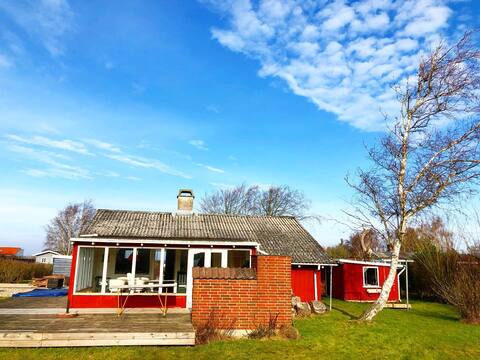Cozy summerhouse at Skåstrup Strand