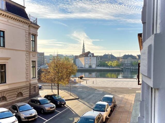 160 m2 børnevenlig centralt ved vandet med balkon