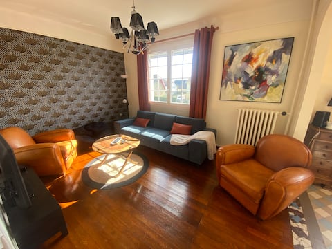 Top performing Airbnb: Large house near the beach in Merville Franceville Plage