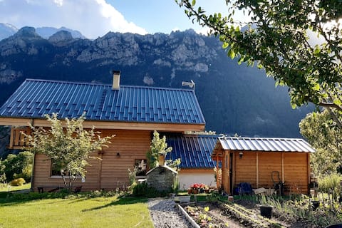 Lovely studio in a new wooden chalet + garden