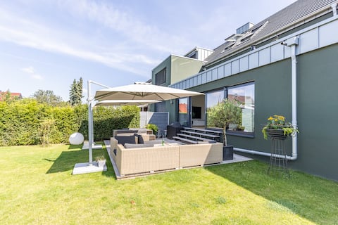 Villa with 3 bedrooms and pool / 300 sqm