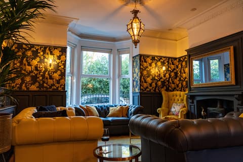 The Knavesmire. Townhouse in the centre of York.