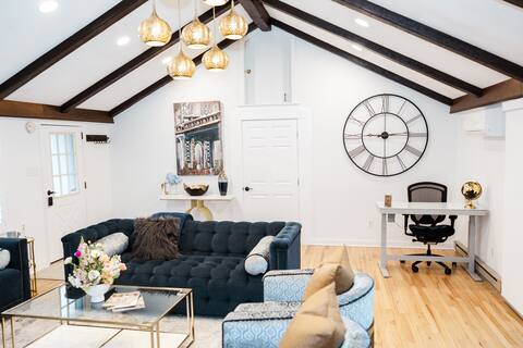 Cowry Acres - The First House Villa w Hot Tub