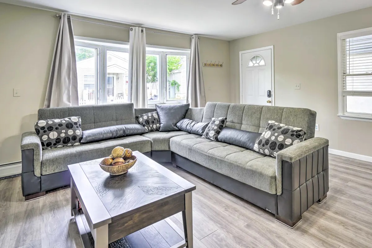 Vista completa de la sala de estar en el primer piso