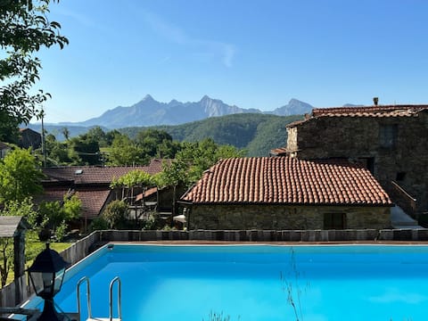 Borgo Quarazzana Dream location for groups Tuscany