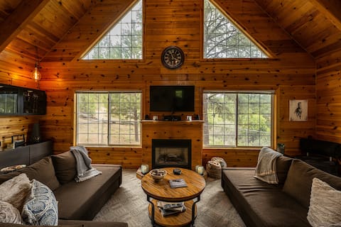 Gorgeous cabin getaway near Zion and Bryce Canyon.