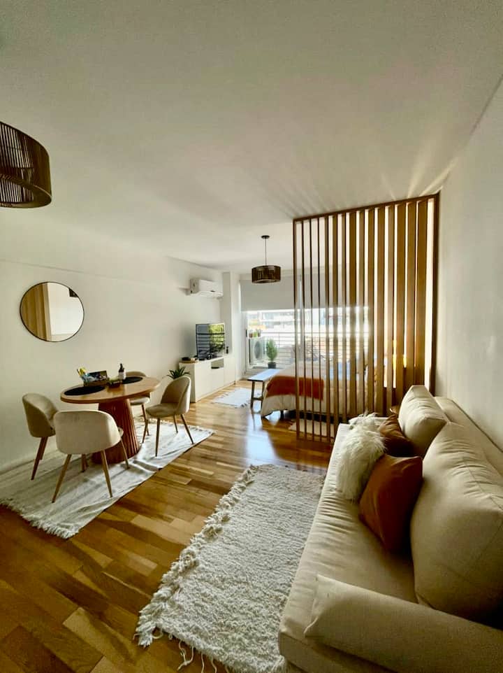 Kitnet mobiliada com varanda em Colegiales