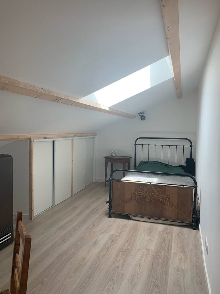 Лявата стая е с изглед към звездите...