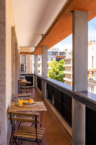 Lisbon Nouveau Apartment 4E gallery image 3