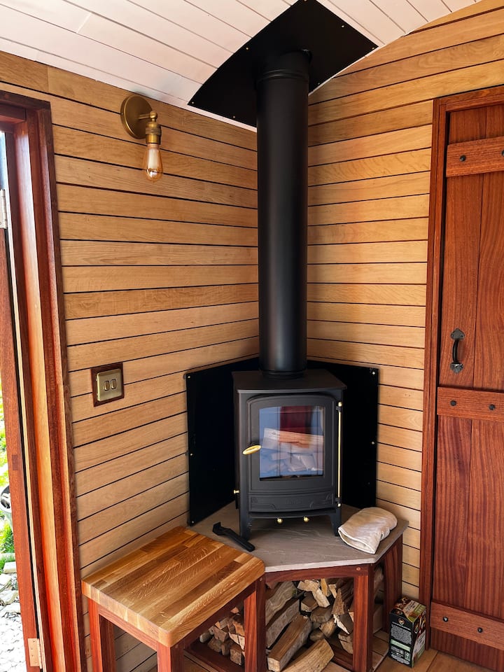 Boutique Shepherd’s Hut & Alpaca Experience - Hebden Bridge